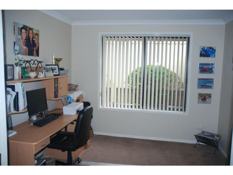 12 Freesia Crescent, Bomaderry NSW 2541