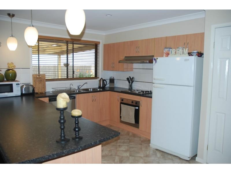 12 Freesia Crescent, Bomaderry NSW 2541