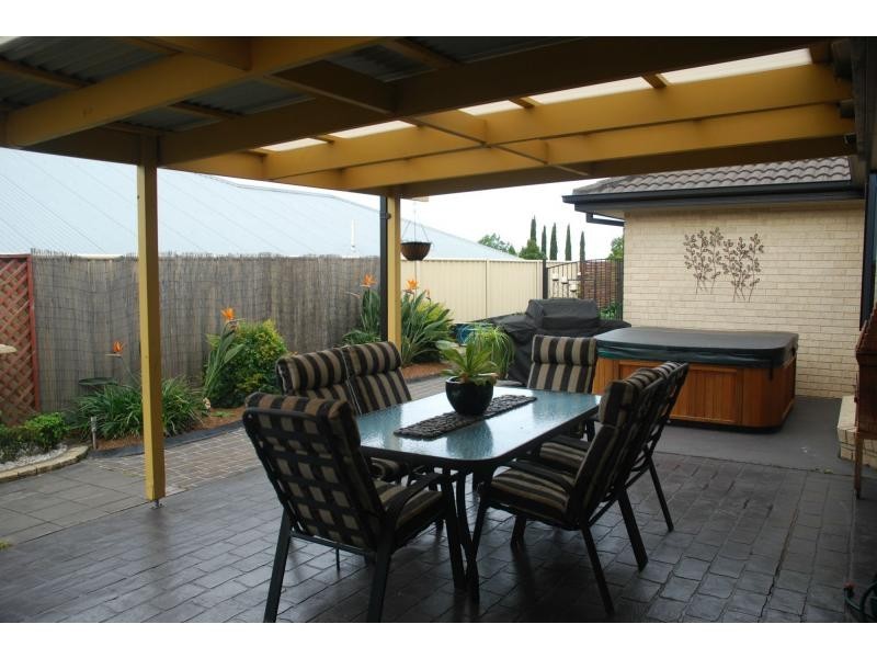 12 Freesia Crescent, Bomaderry NSW 2541