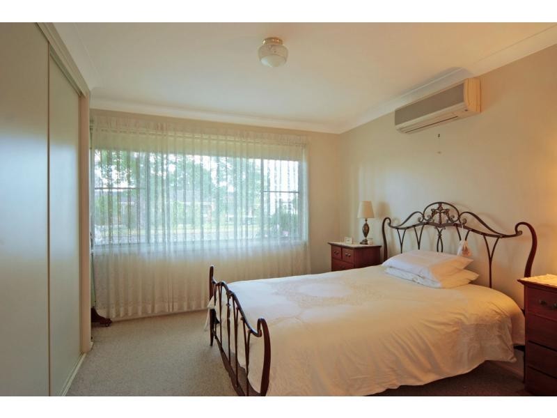 11 Lyrebird Drive, Nowra NSW 2541