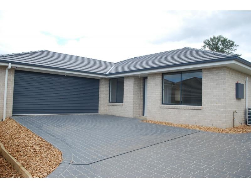2/123C Meroo Road, Bomaderry NSW 2541