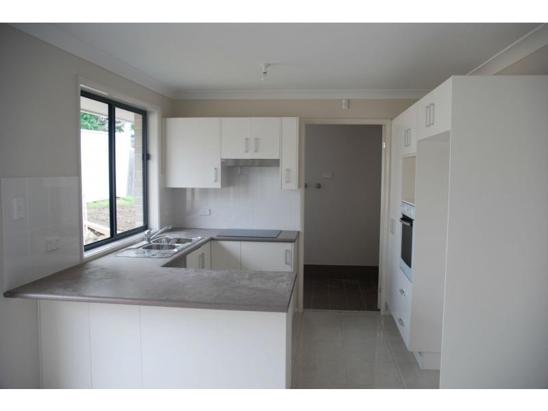 2/123C Meroo Road, Bomaderry NSW 2541