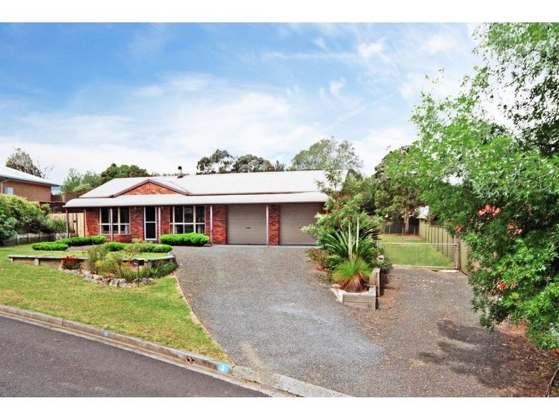 3 Binks Place, Cambewarra NSW 2540