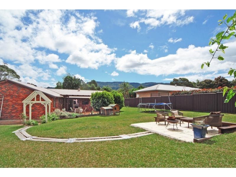3 Binks Place, Cambewarra NSW 2540