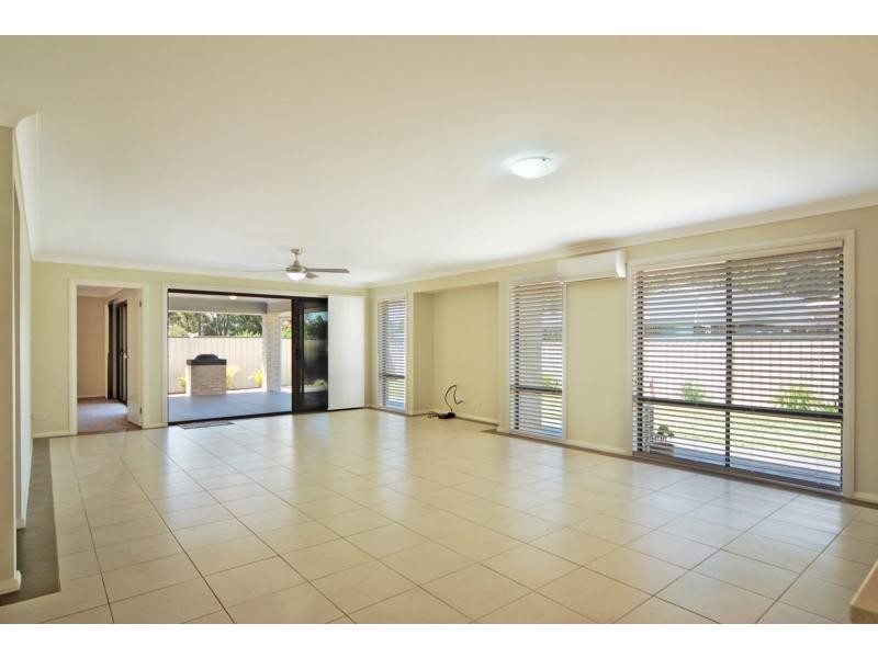 4 Coral Sea Drive, West Nowra NSW 2541