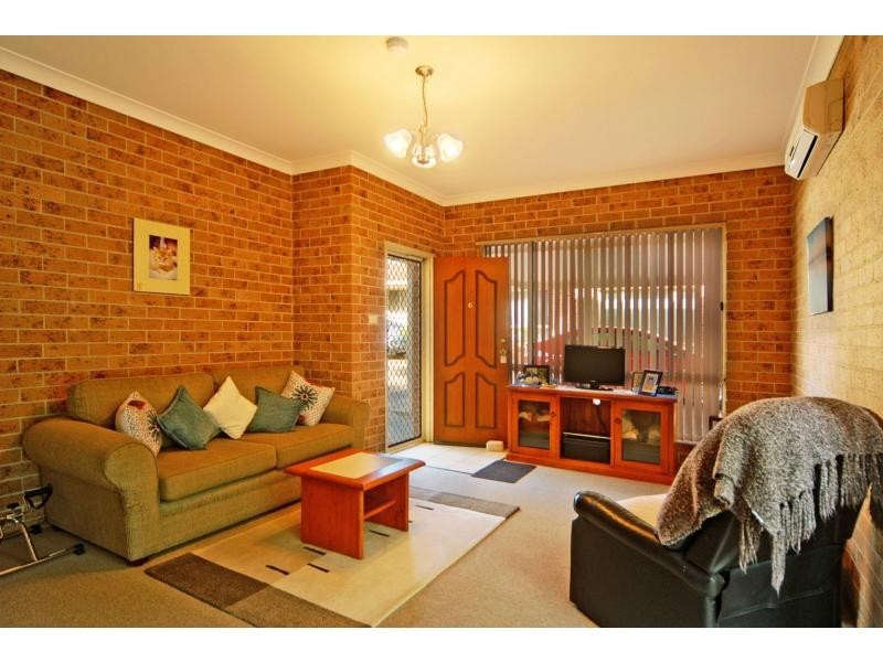 6/1 Carisbrooke Close, Bomaderry NSW 2541