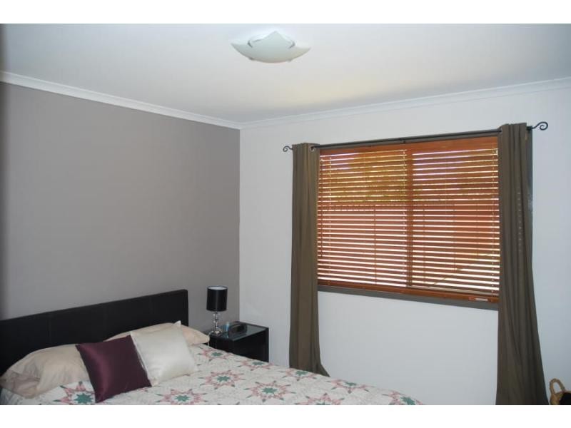 4/6 Carisbrooke Close, Bomaderry NSW 2541