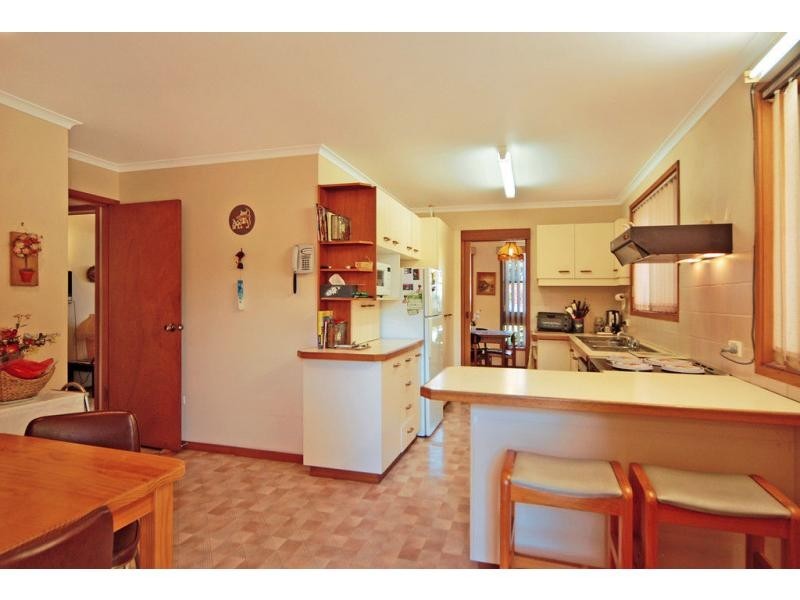 24 Penrose Drive, Bomaderry NSW 2541