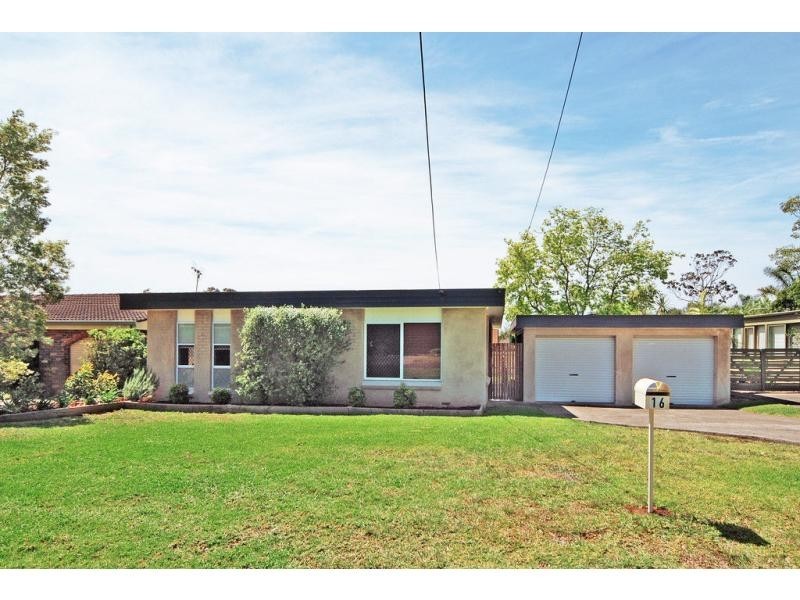 16 Gleneagle Parade, North Nowra NSW 2541