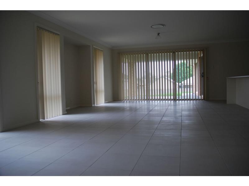 3 Christiana Close, West Nowra NSW 2541