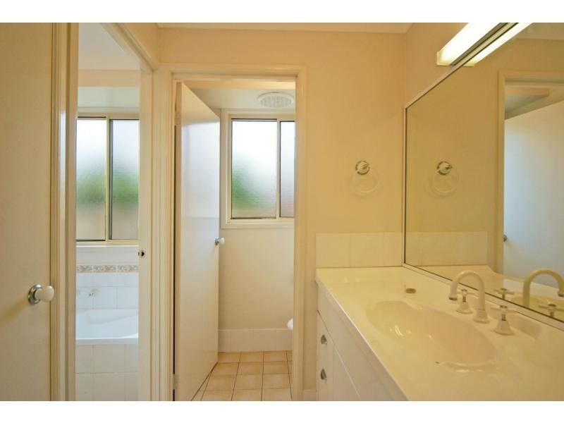 14 St James Crescent, Worrigee NSW 2540