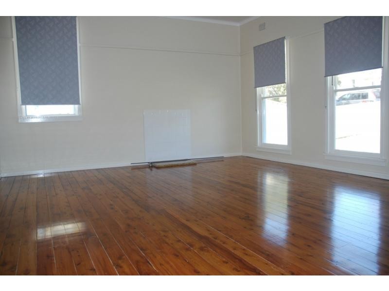 10 Burr Avenue, Nowra NSW 2541