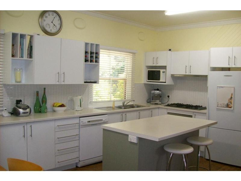 7 Brinawarr Street, Bomaderry NSW 2541