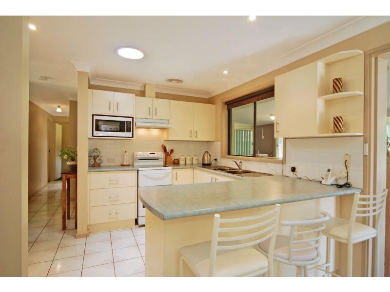 8 Dobbie Close, West Nowra NSW 2541