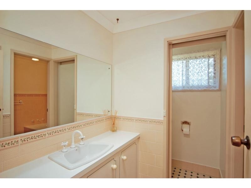 8 Dobbie Close, West Nowra NSW 2541