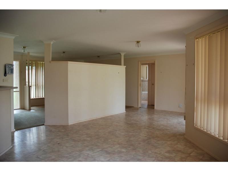 60 Robinia Way, Worrigee NSW 2540