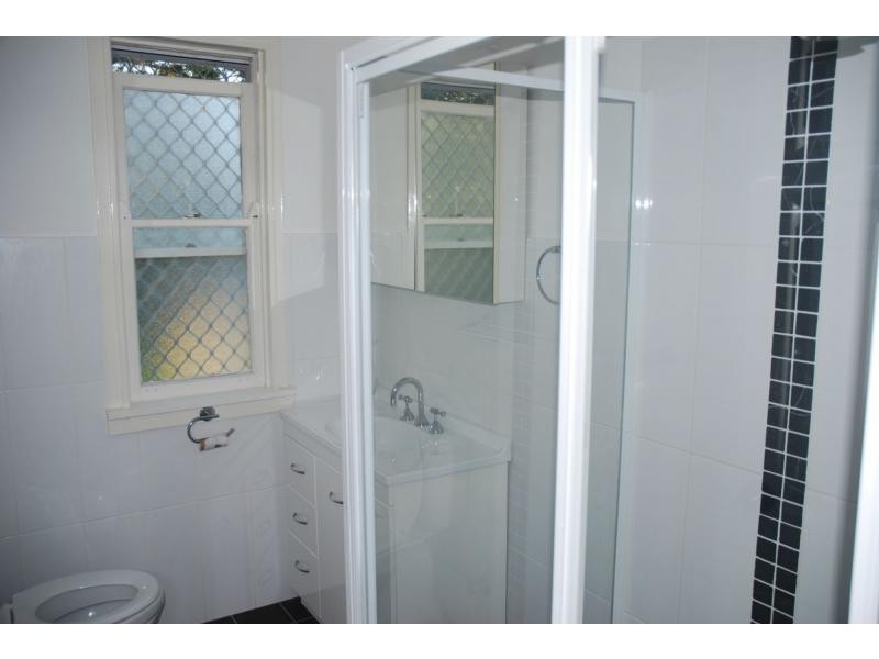 27 Young Avenue, Nowra NSW 2541