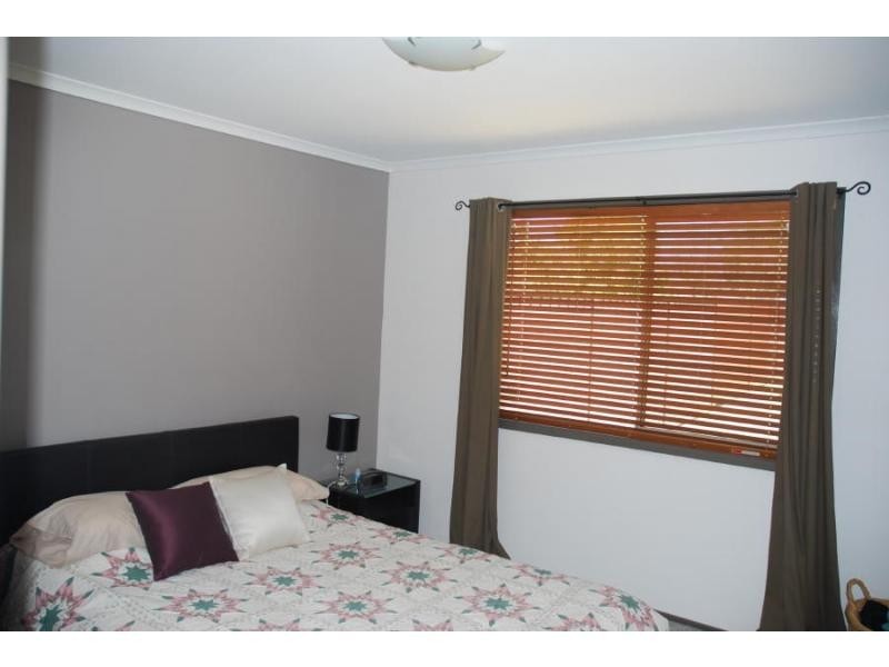 4/6 Carisbrooke Close, Bomaderry NSW 2541