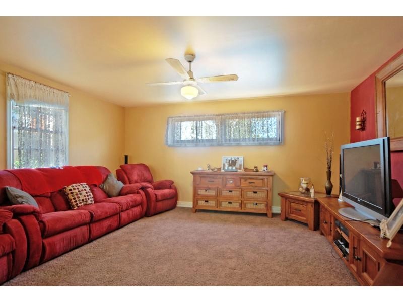 371 Princes Highway, Bomaderry NSW 2541