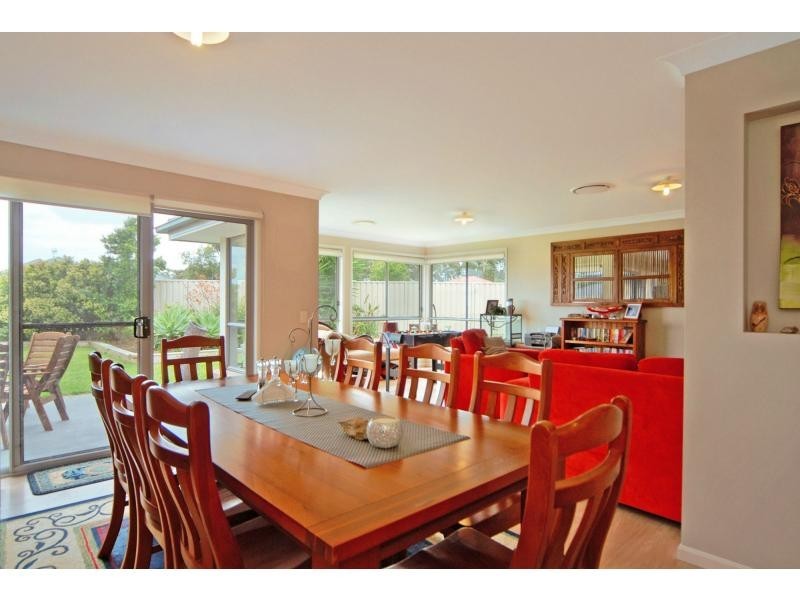 42 Lacebark Grove, Worrigee NSW 2540