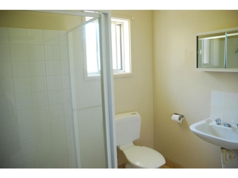 2/430 Princes Highway, Bomaderry NSW 2541