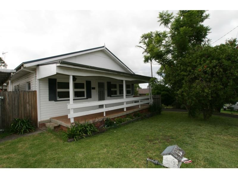 12 Karowa Street, Bomaderry NSW 2541