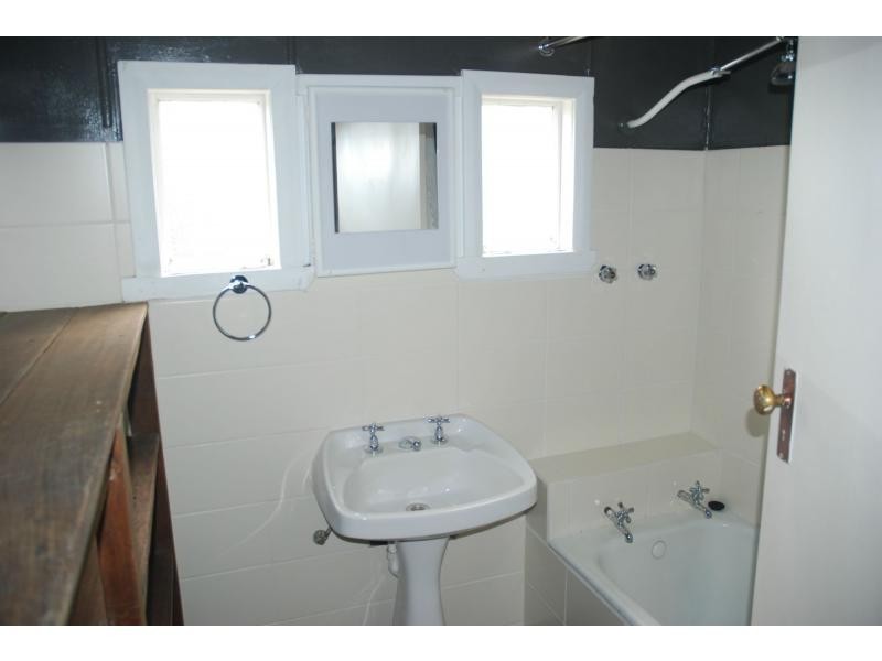 14 Tallyang Street, Bomaderry NSW 2541