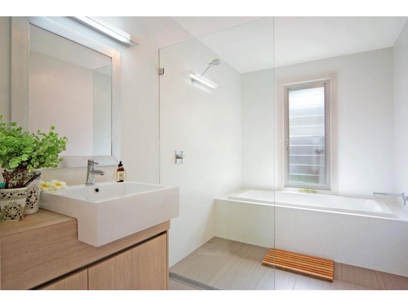 68 Emerald Drive, Meroo Meadow NSW 2540