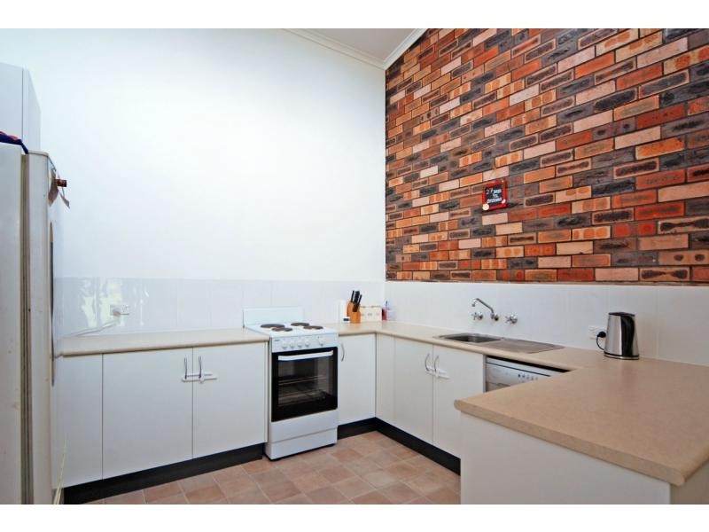 10/49 Brinawarr Street, Bomaderry NSW 2541