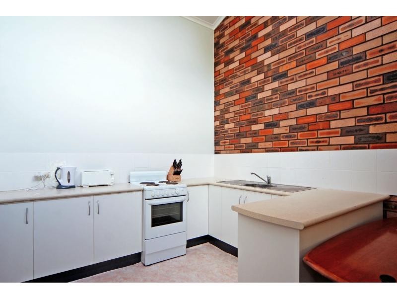 4/49 Brinawarr Street, Bomaderry NSW 2541