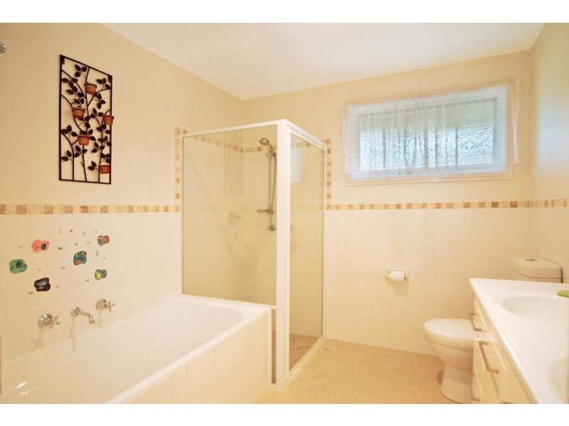 2 Ambassador Avenue, North Nowra NSW 2541