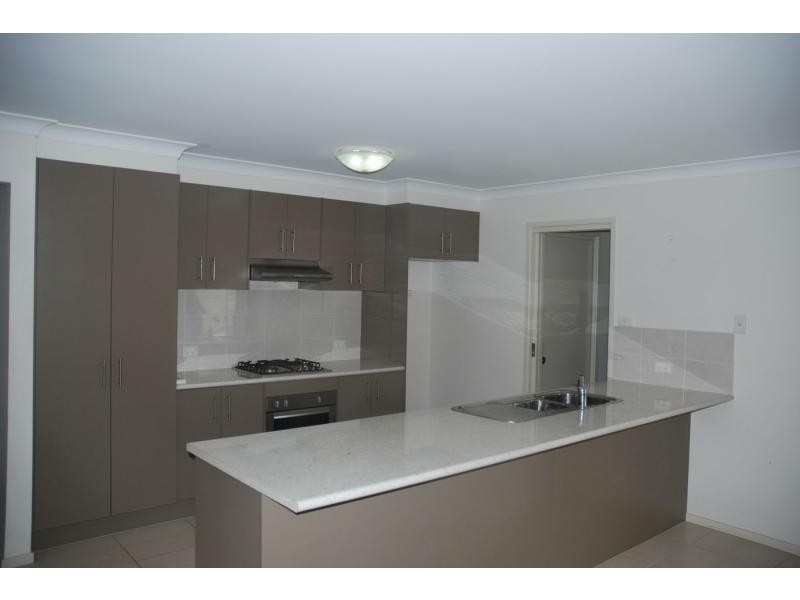 2/1 Palm Lily Close, Worrigee NSW 2540