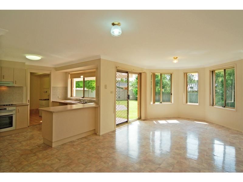 30 Rannoch Drive, West Nowra NSW 2541