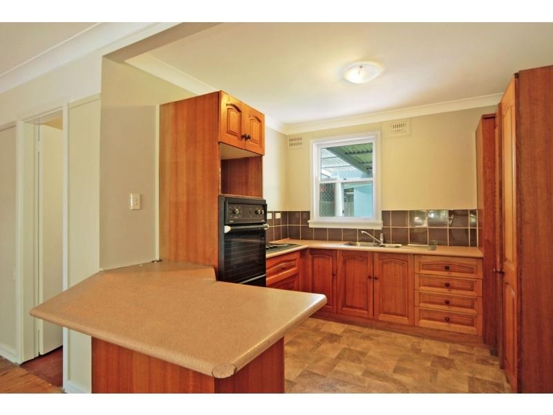 12 Knapp Avenue, Nowra NSW 2541