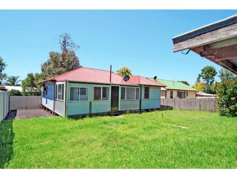 12 Knapp Avenue, Nowra NSW 2541