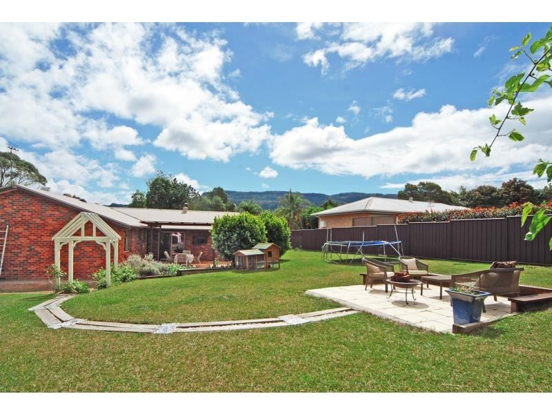 3 Binks Place, Cambewarra NSW 2540