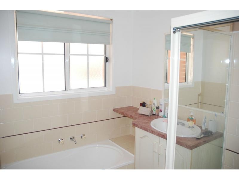 6/7 Hamilton Place, Bomaderry NSW 2541