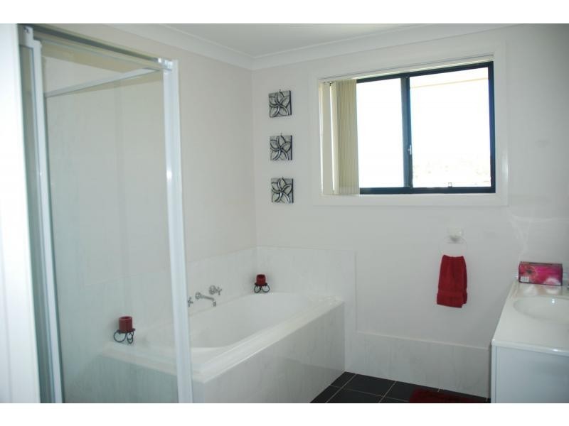 1/5 Barbarta Grove, Worrigee NSW 2540