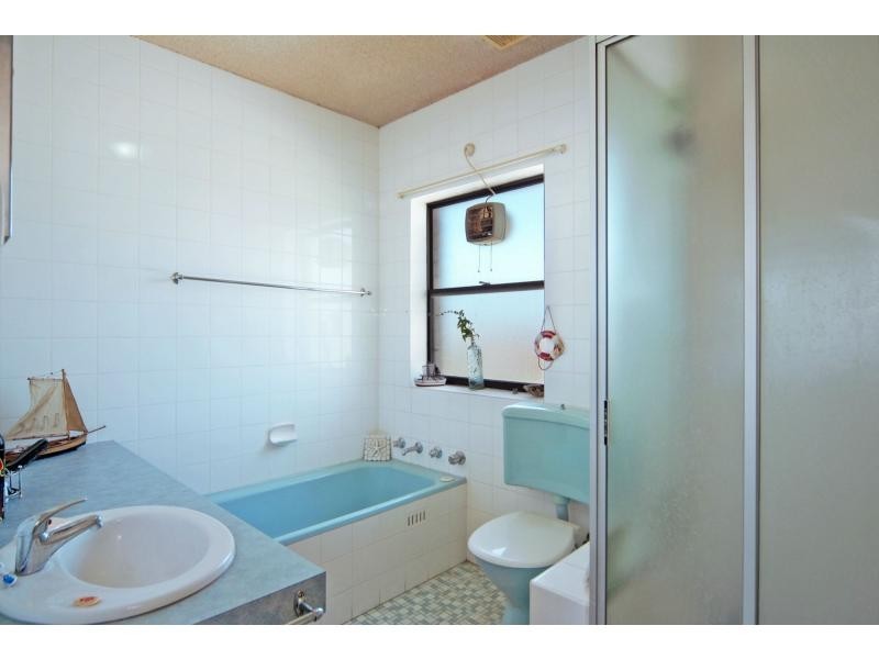 2/6 Burr Avenue, Nowra NSW 2541