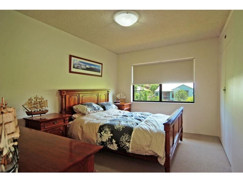 2/6 Burr Avenue, Nowra NSW 2541