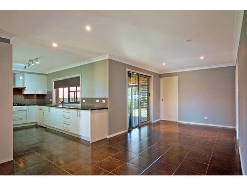 25 Golden Cane Avenue, North Nowra NSW 2541