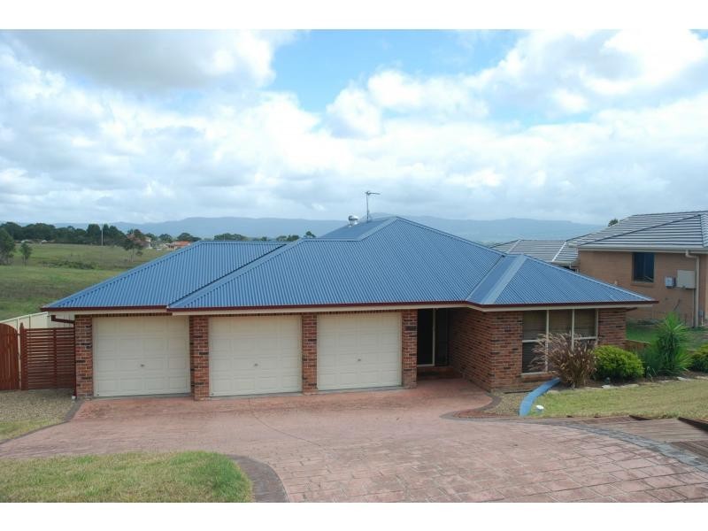 44 Warrigal Street, Nowra NSW 2541