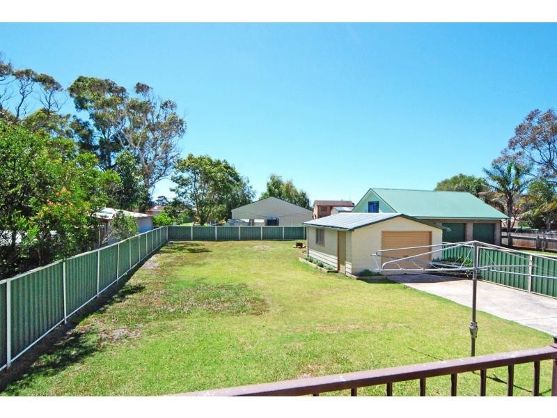 33 Comarong Street, Greenwell Point NSW 2540