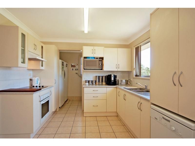 33 Comarong Street, Greenwell Point NSW 2540