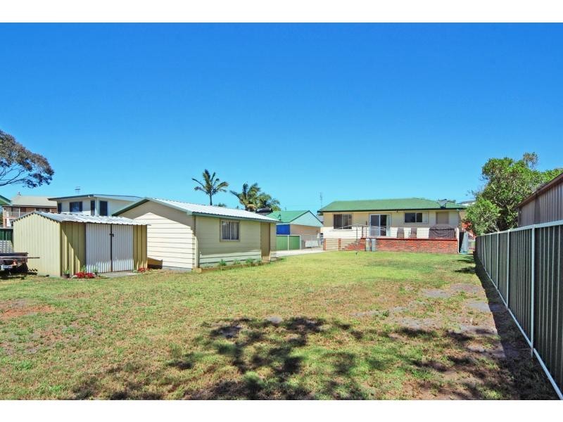 33 Comarong Street, Greenwell Point NSW 2540