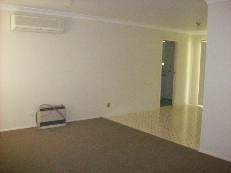 27 Rannoch Drive, West Nowra NSW 2541