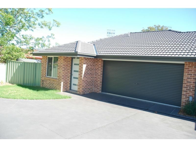 4/6 Waroo Place, Bomaderry NSW 2541