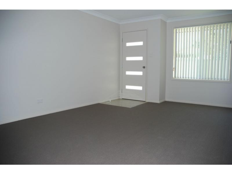 4/6 Waroo Place, Bomaderry NSW 2541