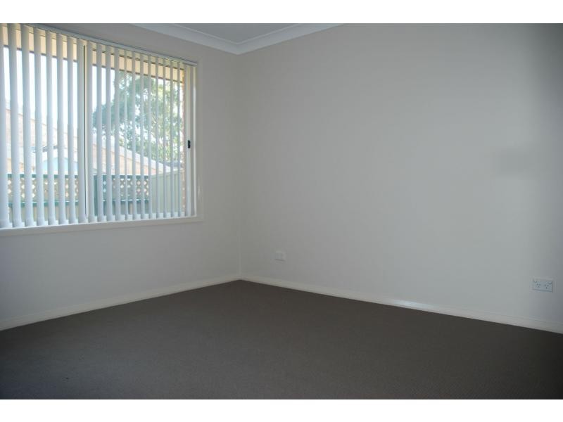 4/6 Waroo Place, Bomaderry NSW 2541