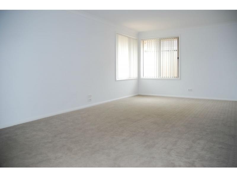 19 Blue Bell Way, Worrigee NSW 2540